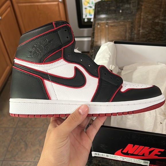 Jordan 1 bloodline size 9 - Picture 4 of 5